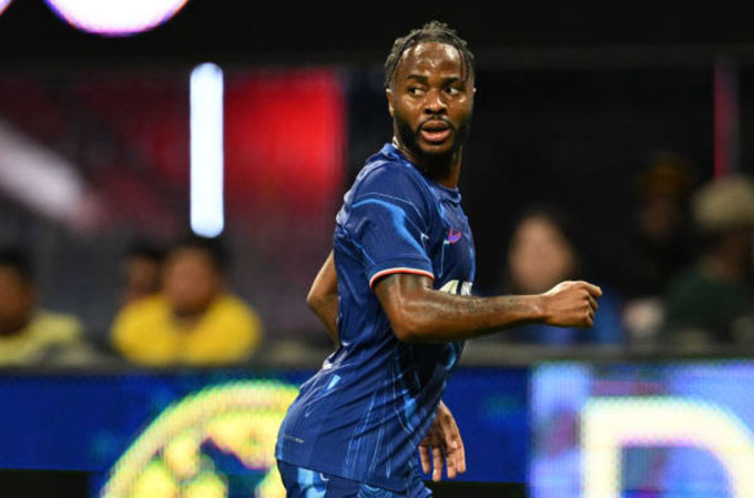 Raheem Sterling: Hai ngày trước vòng mở màn Premier League 2024/25, anh đã được thông báo rằng mình không có tương lai ở The Blues dưới thời HLV Enzo Maresca. Rời Stamford Bridge là giải pháp tốt nhất cho Raheem Sterling. Theo SunSport, rào cản lớn nhất khiến Sterling khó rời Chelsea trong hè này là giá trị còn lại của hợp đồng. Tiền vệ này vẫn còn 3 năm hợp đồng với mức lương 325.000 bảng/tuần và tiền thưởng. Tổng giá trị ước tính khoảng 70 triệu bảng.