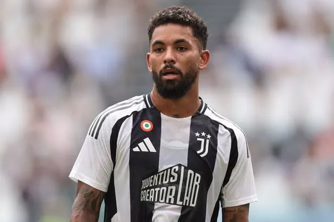 Douglas Luiz gia nhập Juventus ở hè 2024